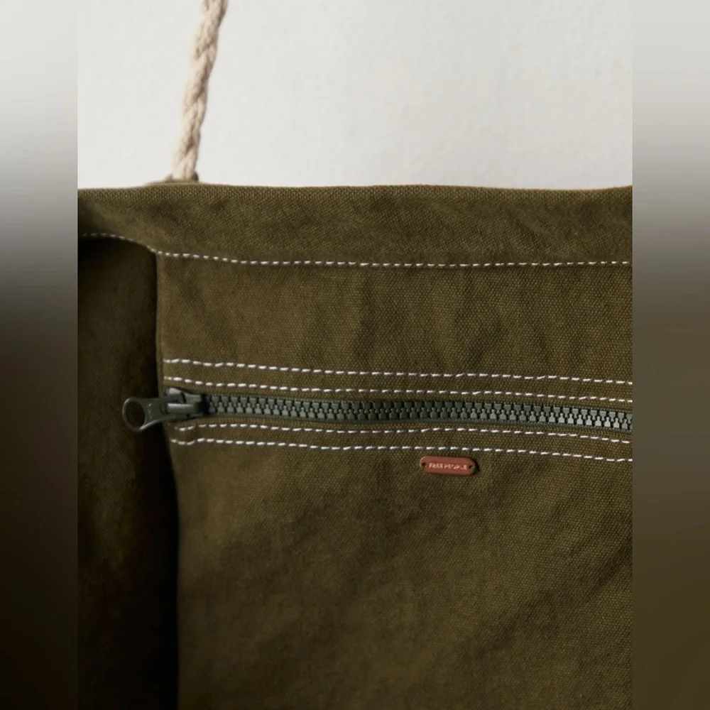 Free People Been There Badge Tote Bag in Sea Serpent NWT - Picture 5 of 7